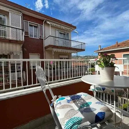 Casa Lorena Centralissimaparking Privato Centrale